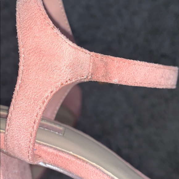 F21 suede heels - Picture 2 of 8